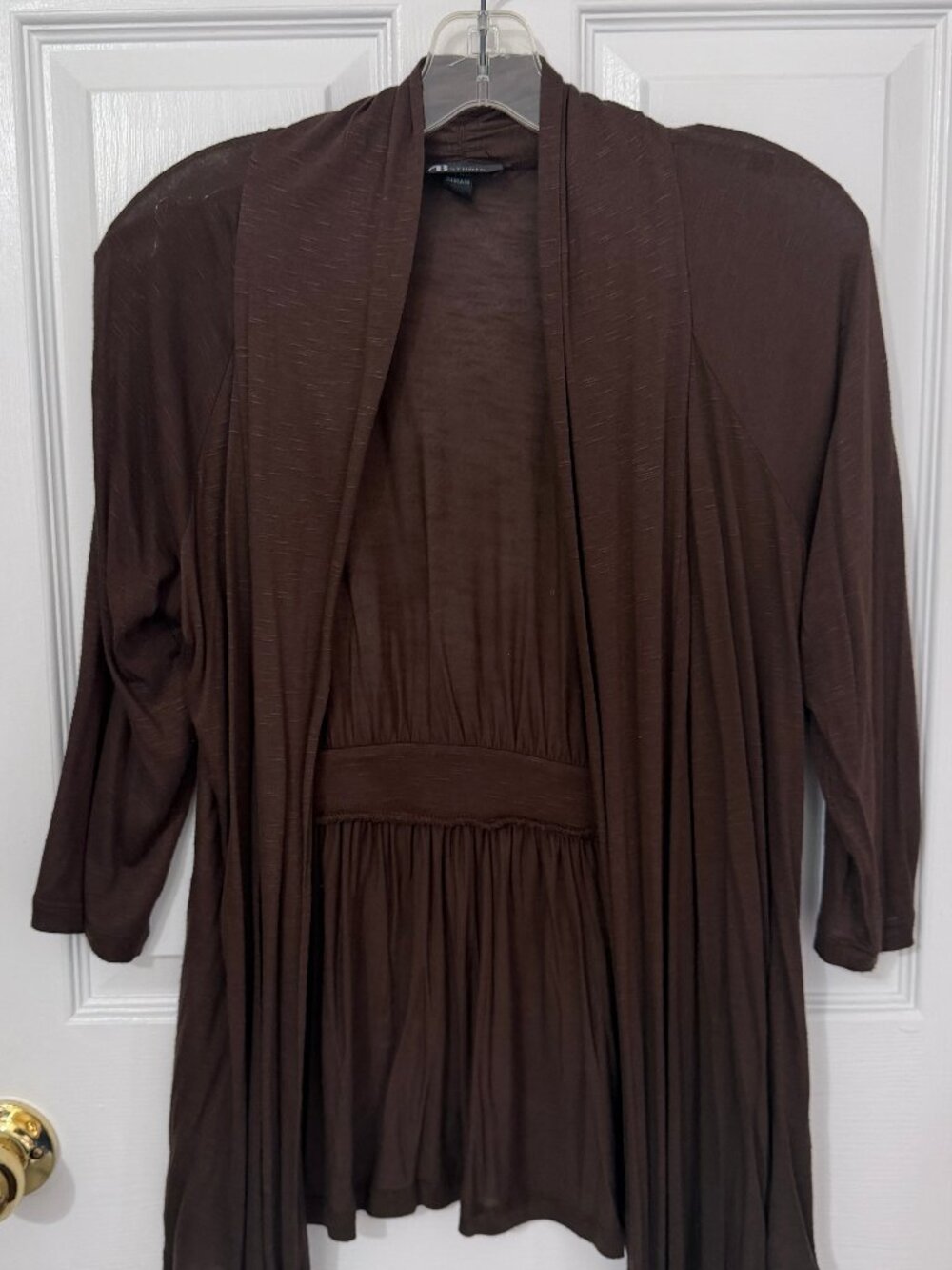 VERY NICE AB STUDIO BROWN LIGHTWEIGHT SWEATER SHIRT - SIZE MEDIUM